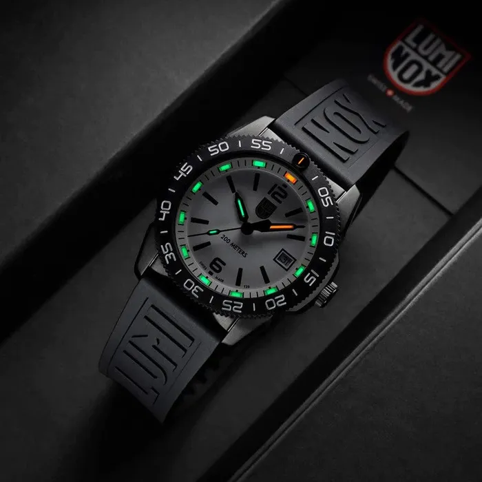 LUMONDI INC Watches Pacific Diver Ripple Dive Watch 39 mm