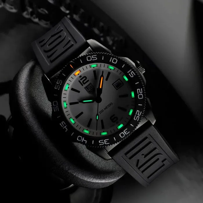 LUMONDI INC Watches Pacific Diver Ripple Dive Watch 39 mm