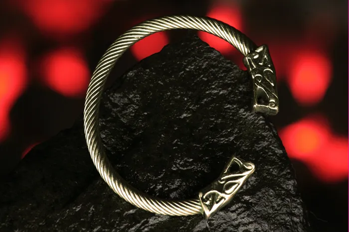 Valhallas silver Wolf Head Bracelet in Bronze Bracelets