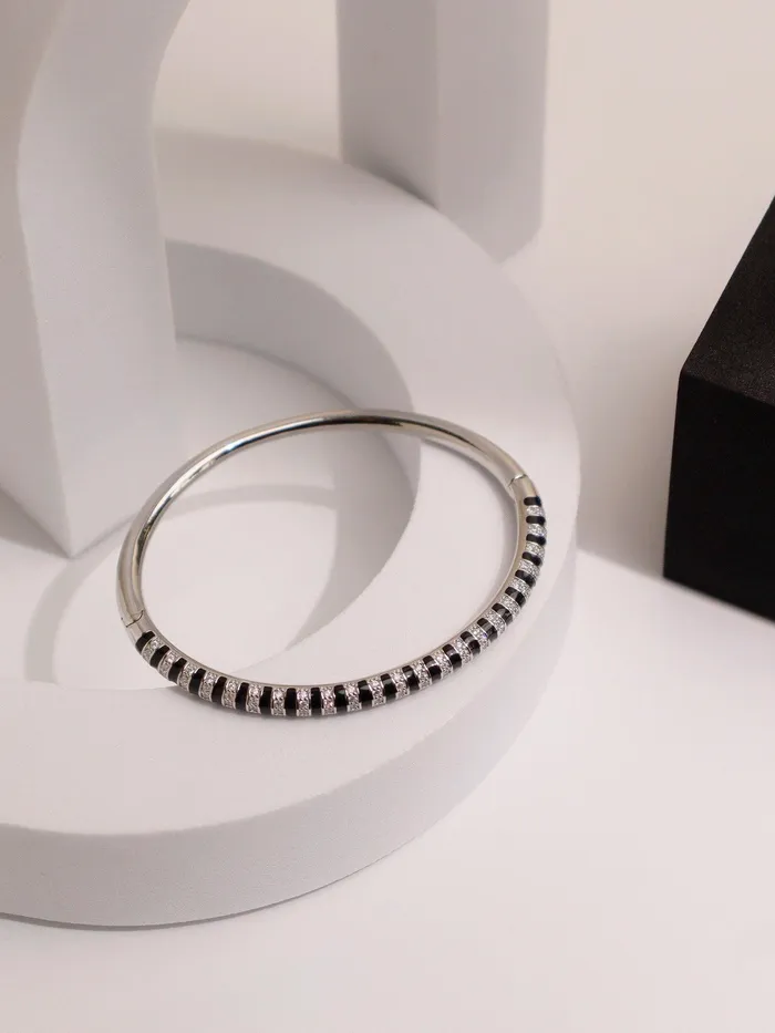 Bracelets Curio Cottage Monochrome Love Bracelet