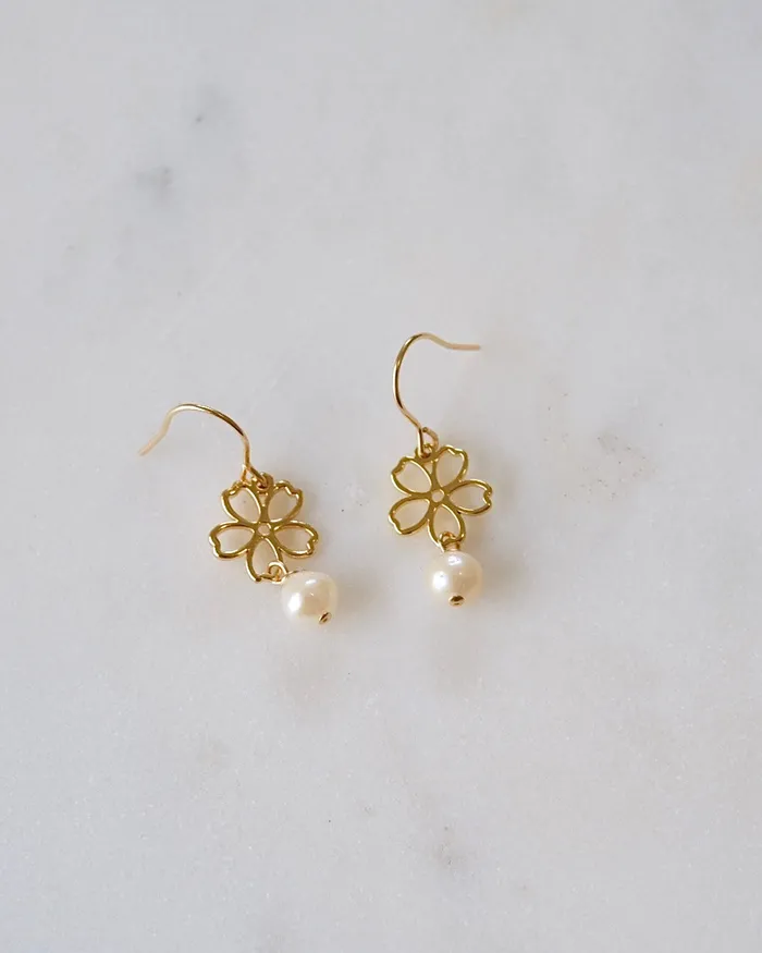 Earrings ERIJEWELRY Sakura Pearl Drop Earrings